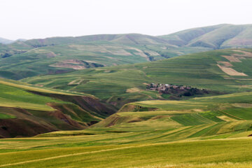 Nature printanière du district Moran de la ville de Garmi au nord-ouest de l’Iran