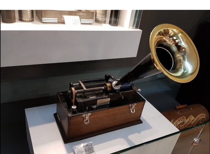 ماجرای مرحمت ملوکانه و ورود گرامافون به ایران!