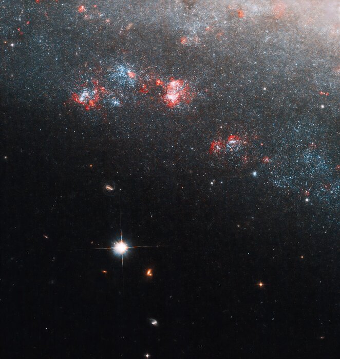 تلسکوپ هابل تصویر خیرهکنندهای از ریزکهکشان «چشم سوزن» ثبت کرد تلسکوپ هابل تصویر خیرهکنندهای از ریزکهکشان «چشم سوزن» ثبت کرد