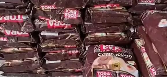 انبار کالای قاچاق و تاریخ مصرف گذشته در پردیس کشف شد