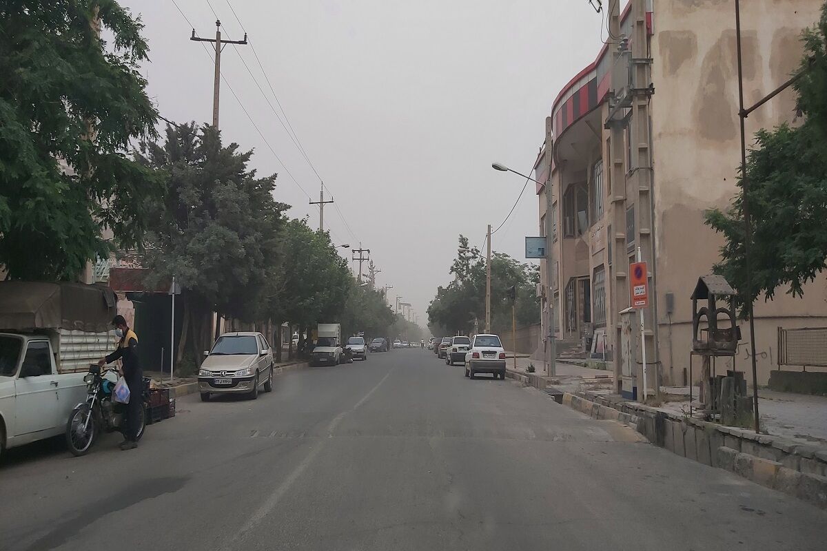 گرد و غبار سروآباد