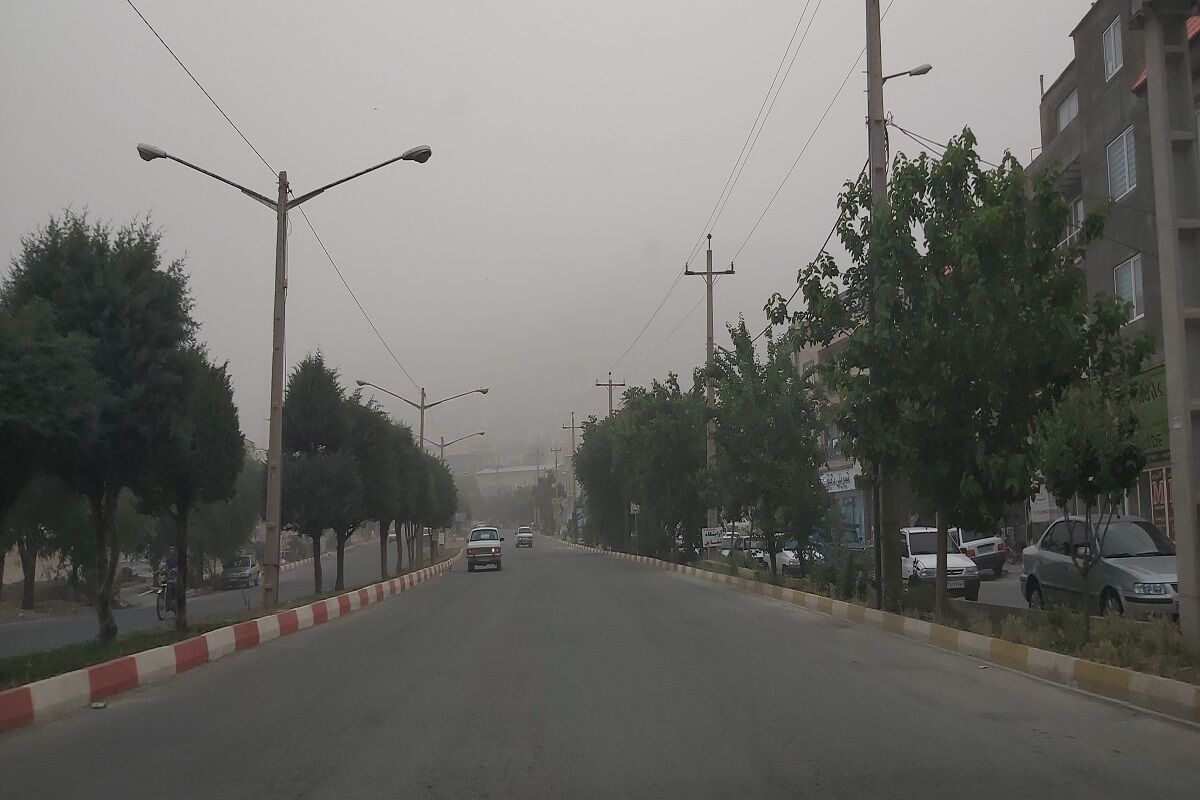 گرد و غبار سروآباد