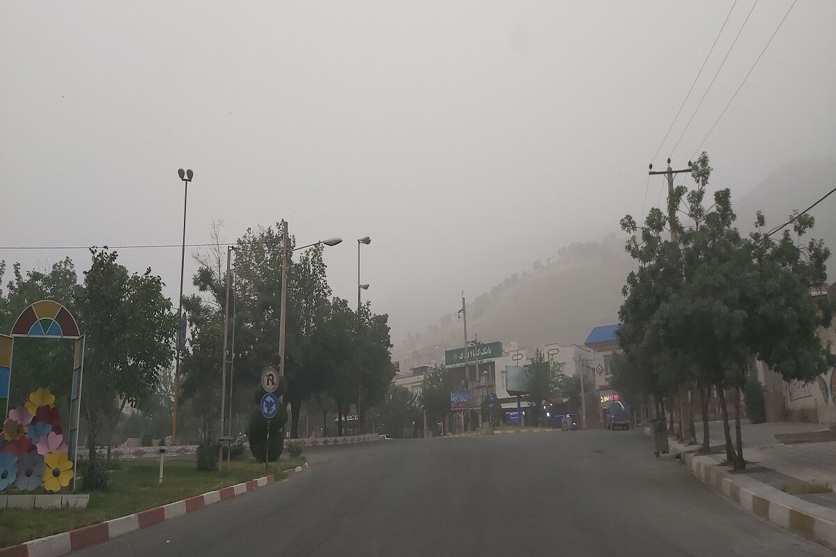 گرد و غبار سروآباد
