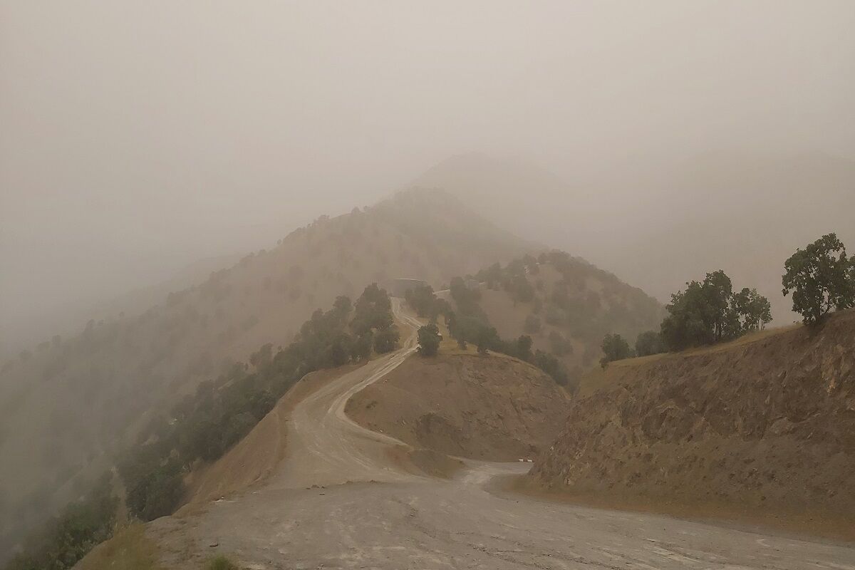 گرد و غبار سروآباد