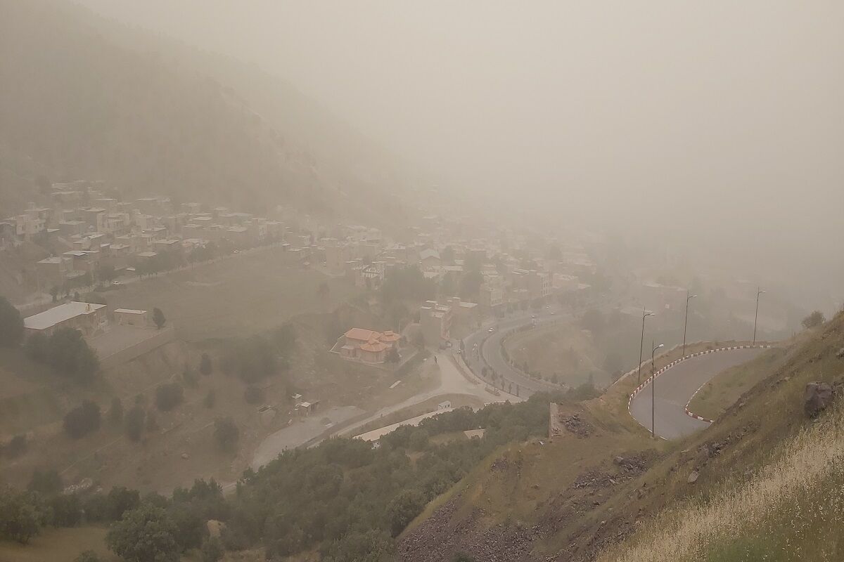 گرد و غبار سروآباد