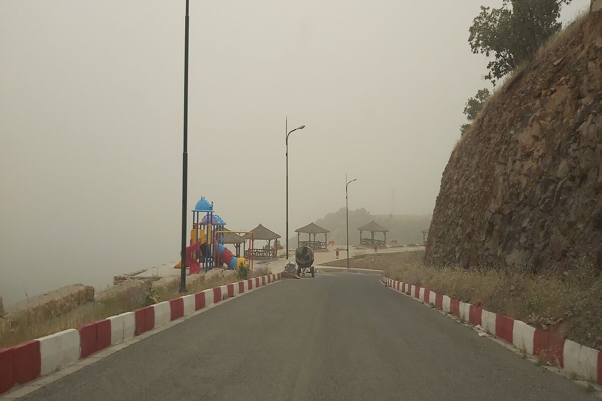 گرد و غبار سروآباد
