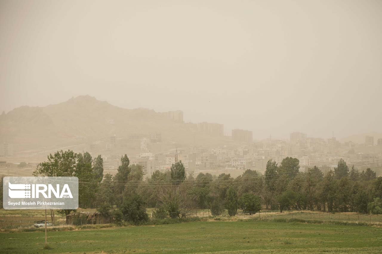 گرد و خاک هوای سه شهر استان مرکزی را ناسالم کرد