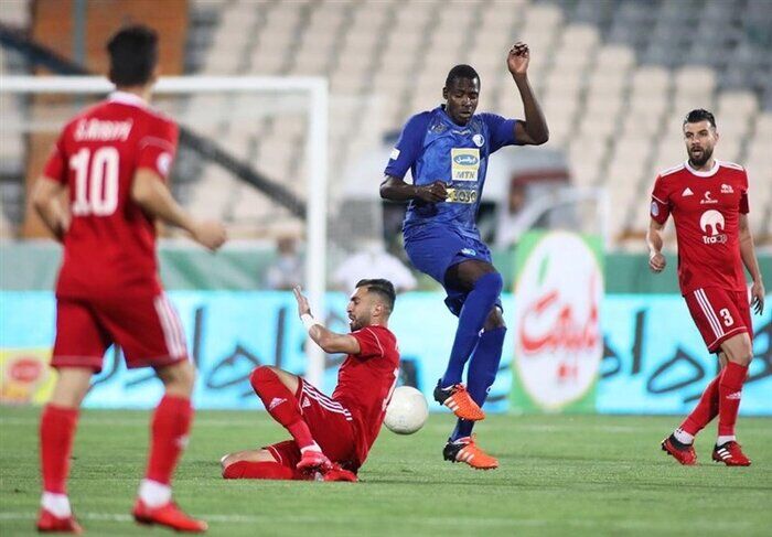 دیدار تیم‌های فوتبال آلومینیوم اراک و پیکان تهران لغو شد