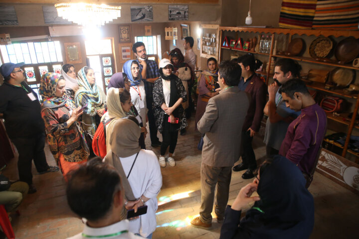 تقویت گردشگری فرهنگی و تاریخی مازندران با کمک راهنمایان گردشگری