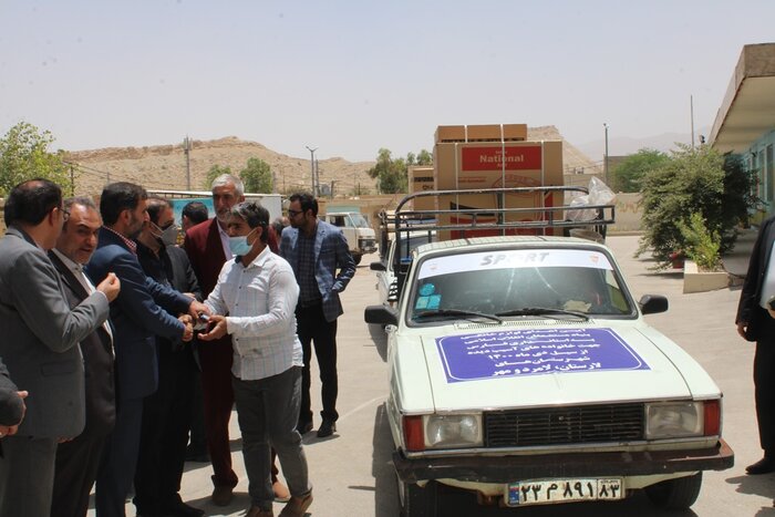 محموله ۲۰۰ میلیارد ریالی بنیاد علوی به سیل زدگان جنوب فارس اعطا شد