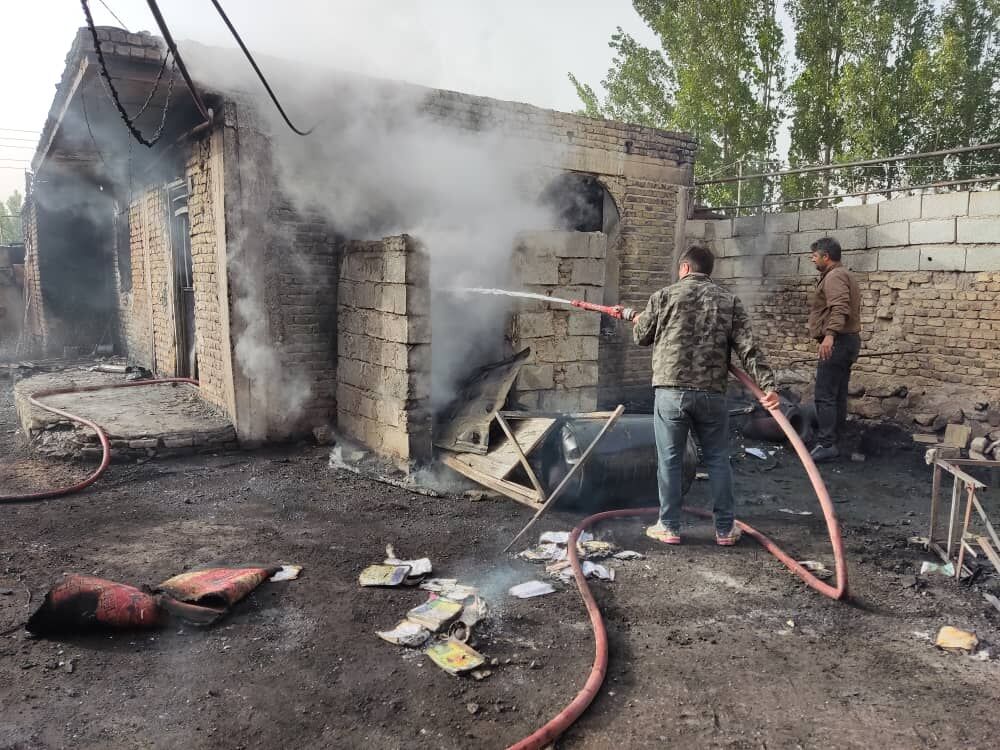 دو باب منزل مسکونی در شهرستان نیر طعمه حریق شد