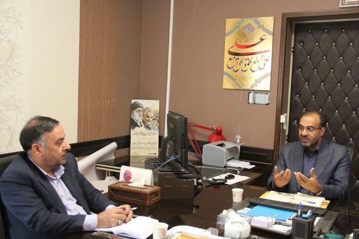 فرماندار مهریز: تامین معیشت کارگران باعث تقویت بنیه اقتصادی میشود