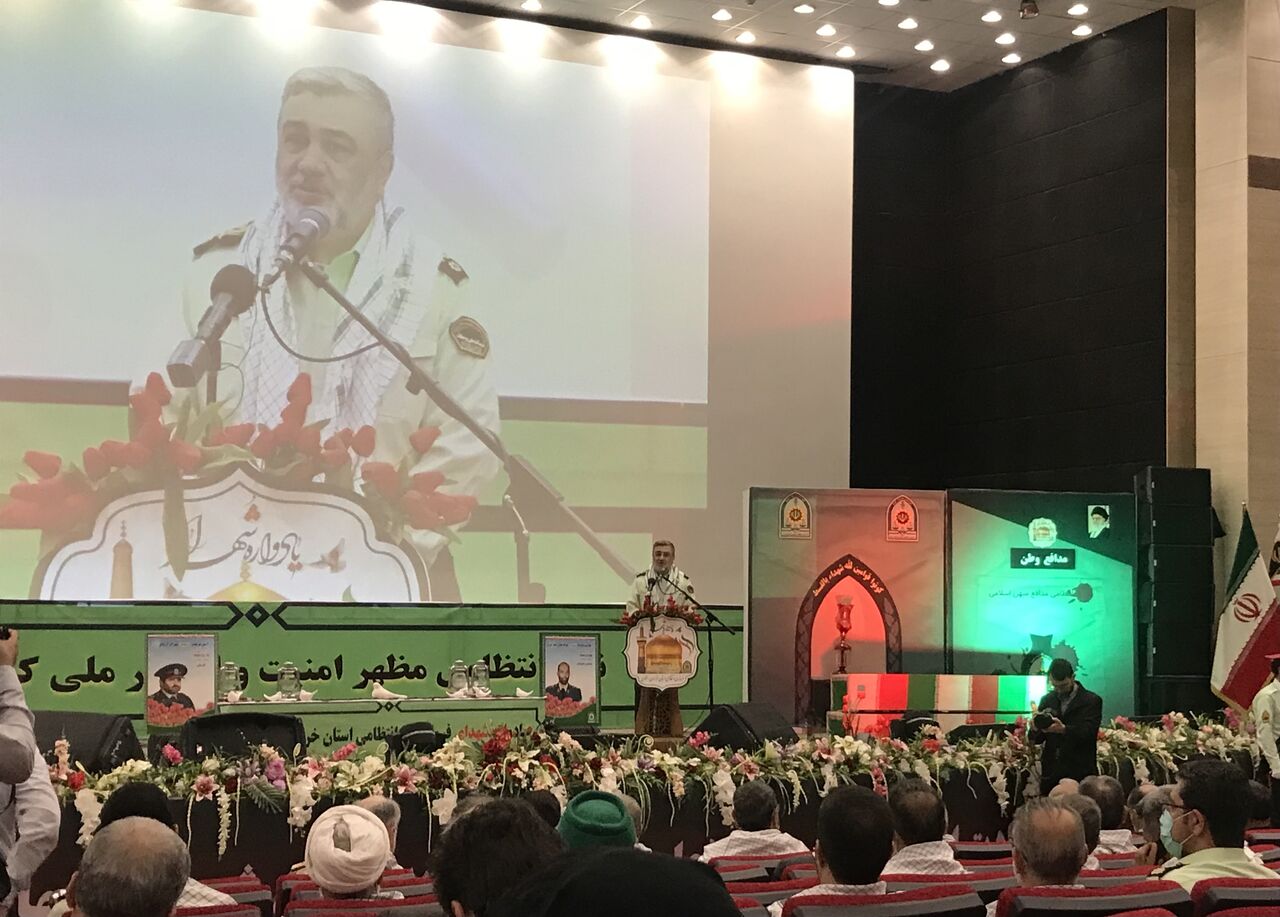 سردار اشتری: یاد شهدا هجمه دشمنان را خنثی میکند