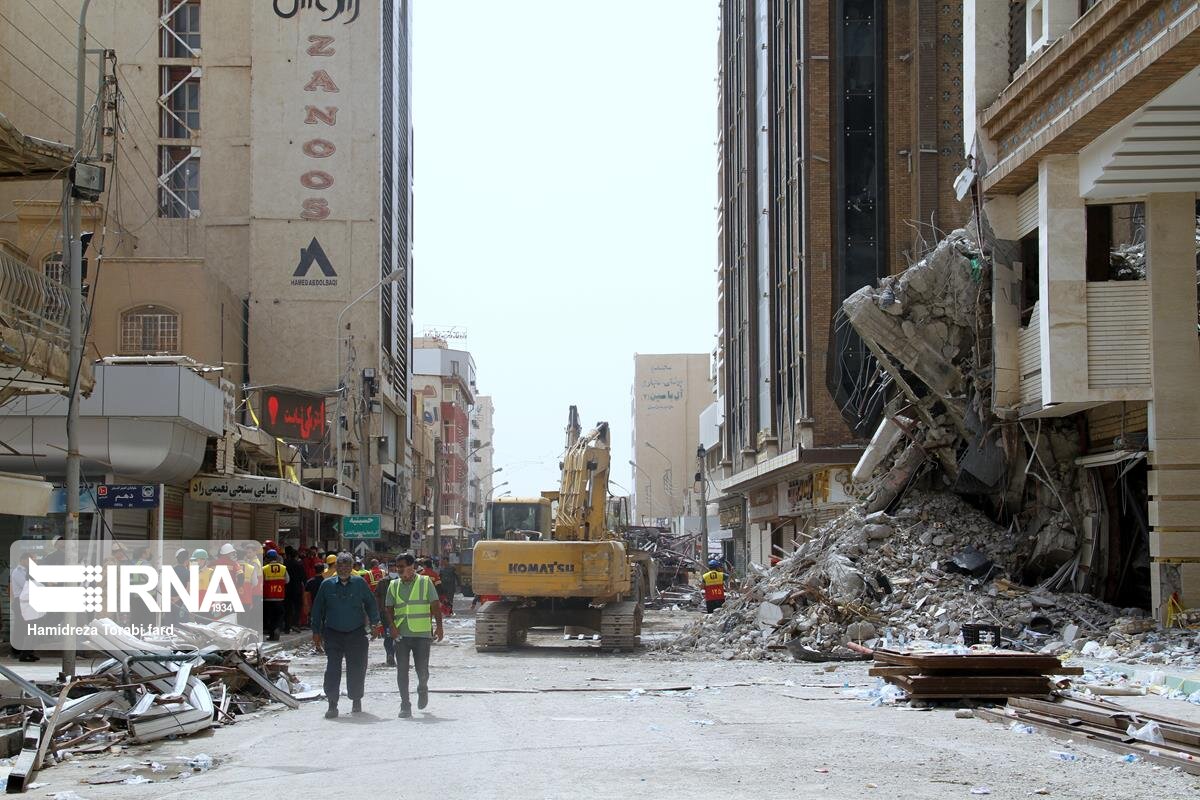 ظرفیت شبکه ارتباطی اطراف محل حادثه ساختمان متروپل آبادان تقویت شد