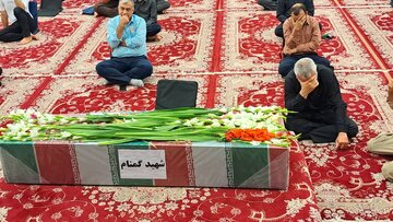 آیین بزرگداشت شهادت امام جعفر صادق (ع) در بوشهربوشهر-ایرنا- آیین بزرگداشت شهاد امام جعفر صادق (ع) با حضور پیکر مطهر شهید گمنام عملیات کربلای 4 در حسینیه ثارالله بوشهر برگزار شد.