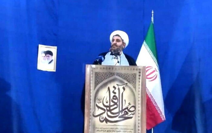 خطیب جمعه سمنان: سلبریتیهای جوزده در اغتشاشات مدرک ارایه کنند