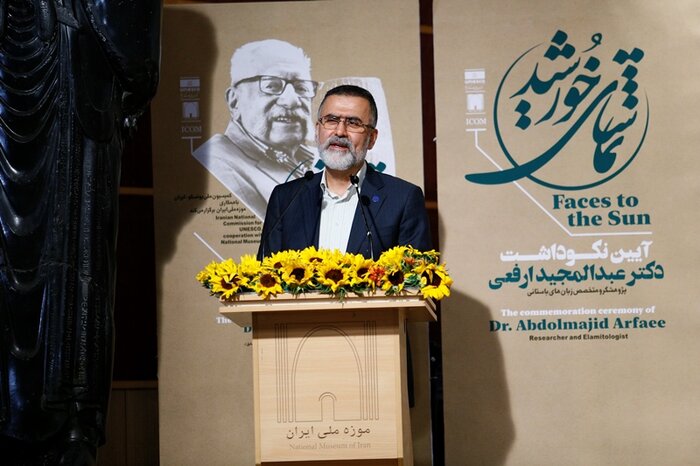 ارفعی: من گِرهی از نقش قالی فرهنگ ایران زمین هستم/ آموزگار: به فرهیختگان نسل خودم میبالم