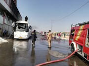 اتوبوس مسافری کنار جایگاه سوخت در بندرعباس آتش گرفت