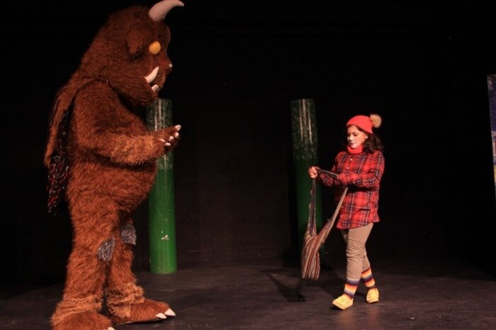 بازیگران چهار نسل بر صحنههای تئاتر؛ ۶۵ نمایش در ۲۷ تماشاخانه/ از ایراج راد تا پژمان جمشیدی