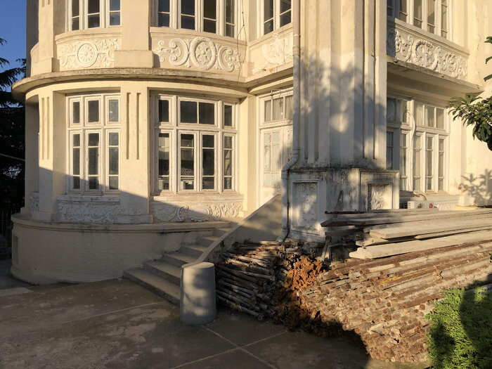 بیمها و امیدها پیرامون مرمت هتل قدیم رامسر