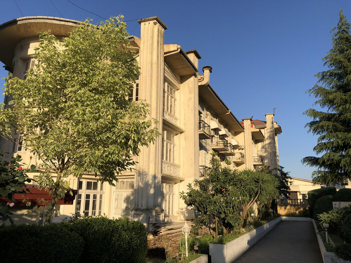 بیمها و امیدها پیرامون مرمت هتل قدیم رامسر