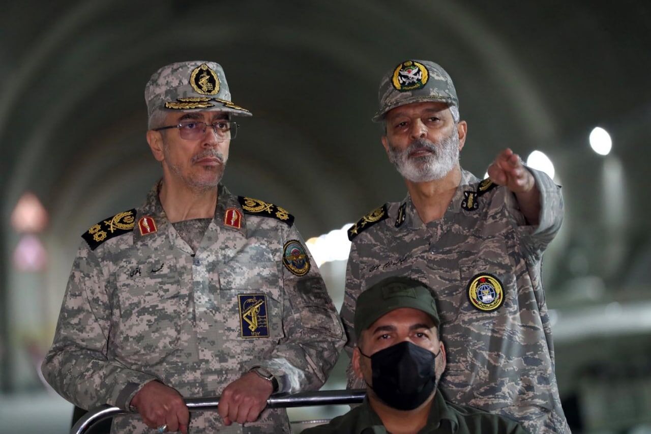 سرلشکر باقری از پایگاه سری پهپادی ارتش بازدید کرد + تصاویر
