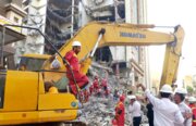 عدد ضحايا حادث انهيار مبنى "متروبل" في آبادان ارتفع الى 31 شخصا