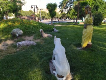 المان‌های بوستان ساحلی بوکان