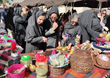 نمایی از جشنواره محلی زنان روستایی در بیرانشهر