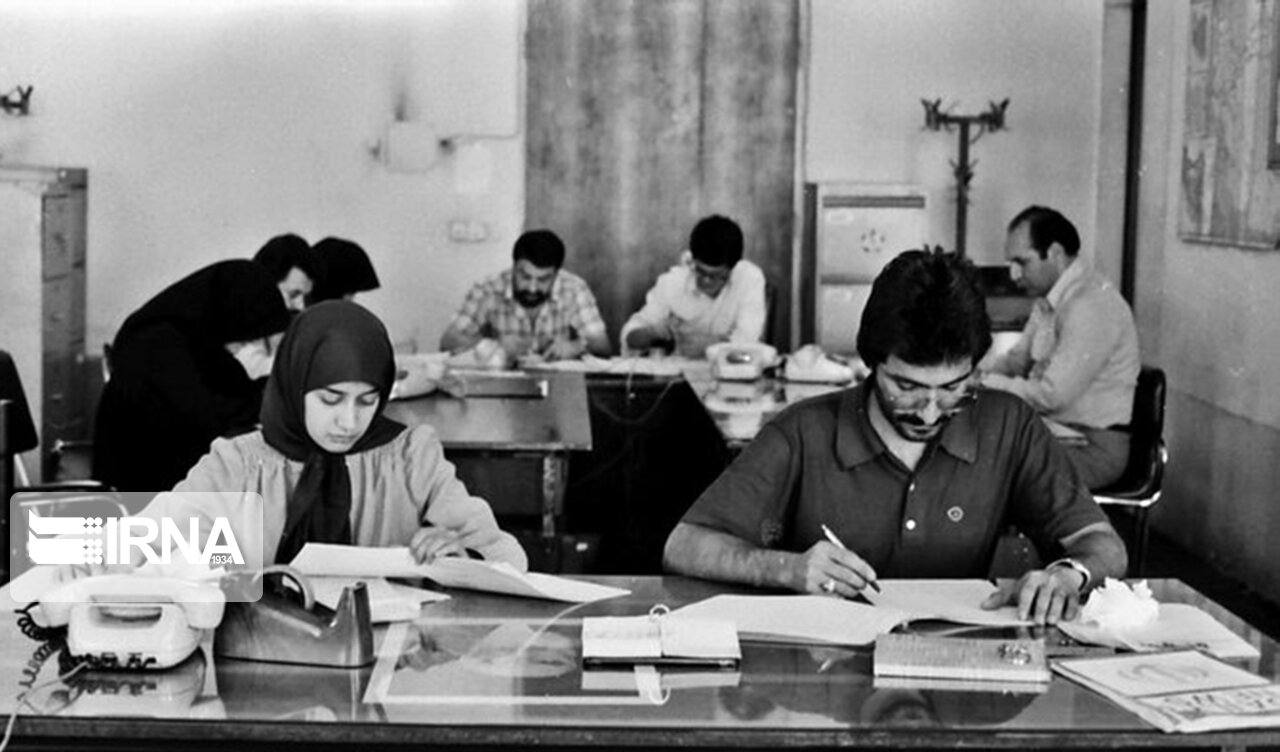 فروش عکسهای تاریخی نیم قرن «ایرنا» آغاز شد