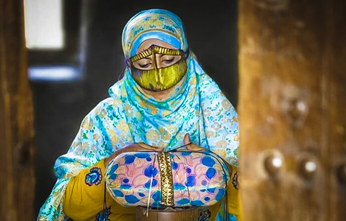 حراج آثار هنری ایران در خارج غمبار است/ سفارتخانهها و رایزنهای فرهنگی در بازاریابی صنایعدستی کمکاری کردهاند