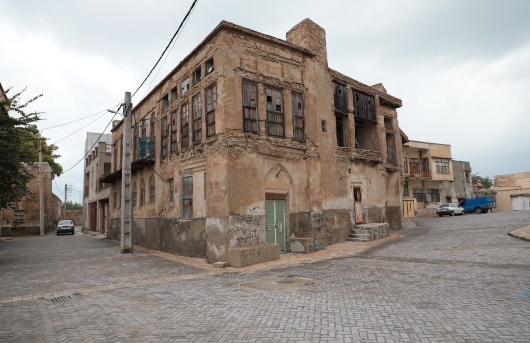 مرمت عمارت "آذین "در بوشهر آغاز شد