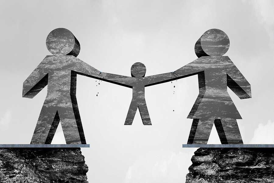 کودکان بهعنوان سلاحِ والدین/ چه بلایی بر سر فرزندان میآید؟ کودکان بهعنوان سلاحِ والدین/ چه بلایی بر سر فرزندان میآید؟