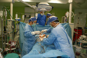 عمل جراحی پیوند عروق مردی با قلب در سمت راست در شاهرود با موفقیت انجام شد