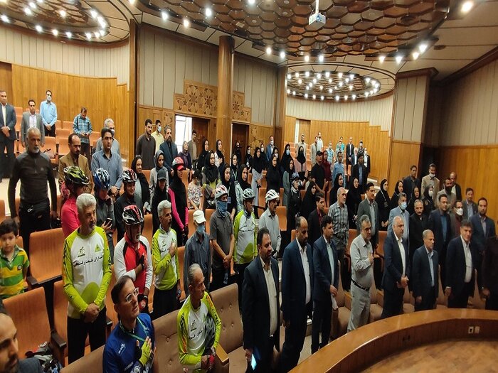 هنرمندان سرزمین معادن مس، محصولشان را از اصفهان میخرند