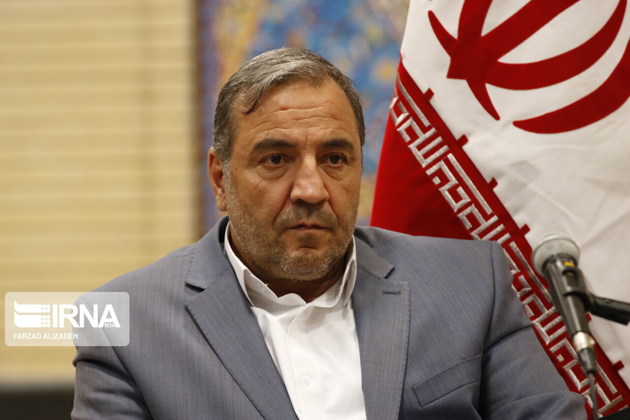 استاندار ایلام پیگیر رفع مشکل شهروند ملکشاهی شد استاندار ایلام پیگیر رفع مشکل شهروند ملکشاهی شد