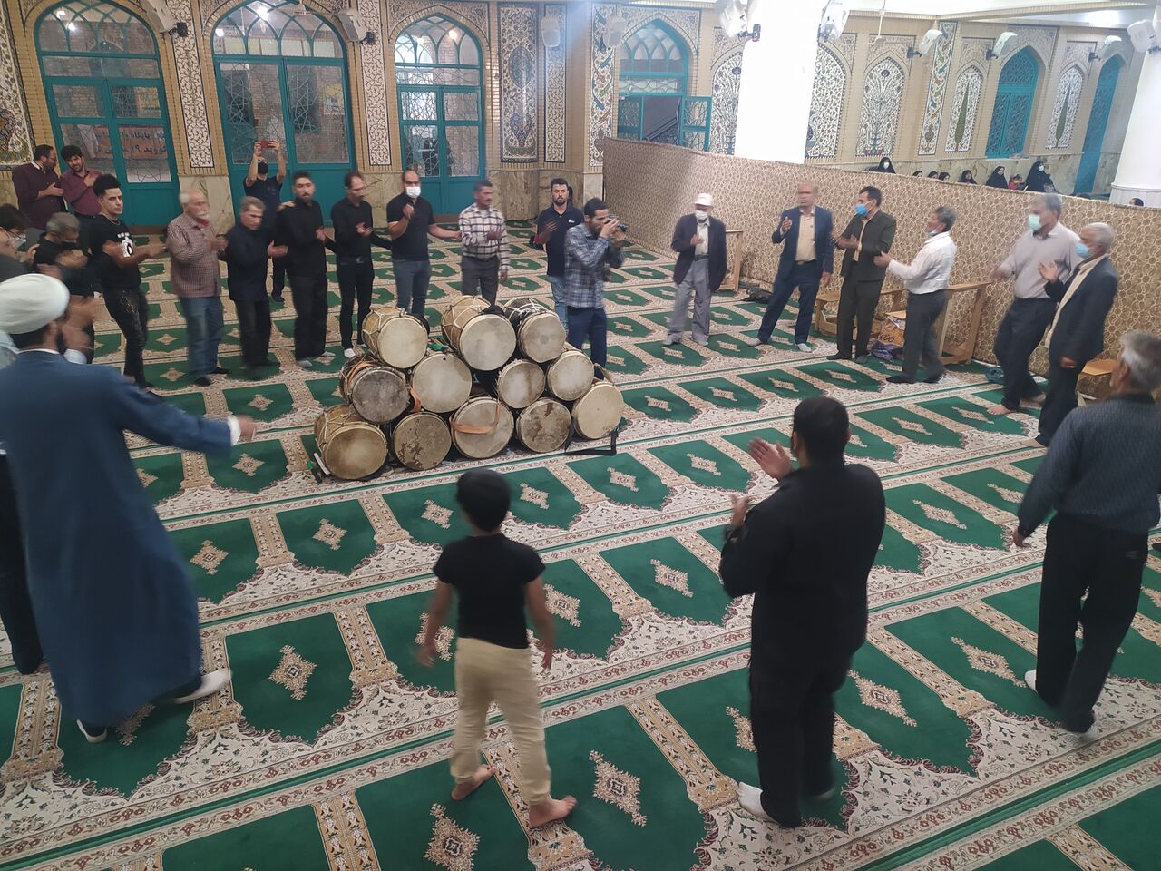 مراسم یادبود درگذشتگان حادثه متروپل آبادان در شهرکرد برگزار شد