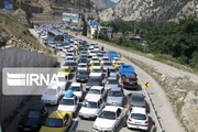 ترافیک در محور هراز و آزادراه قزوین - رشت سنگین است