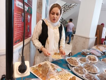 نمایشگاه تولیدات صنایع دستی و غذای بانوان رضوانشهری