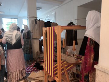 نمایشگاه تولیدات صنایع دستی و غذای بانوان رضوانشهری