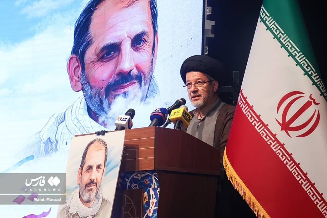 ساده زیستی و معمولی بودن شهید نصیری، بارز و مشهود بود