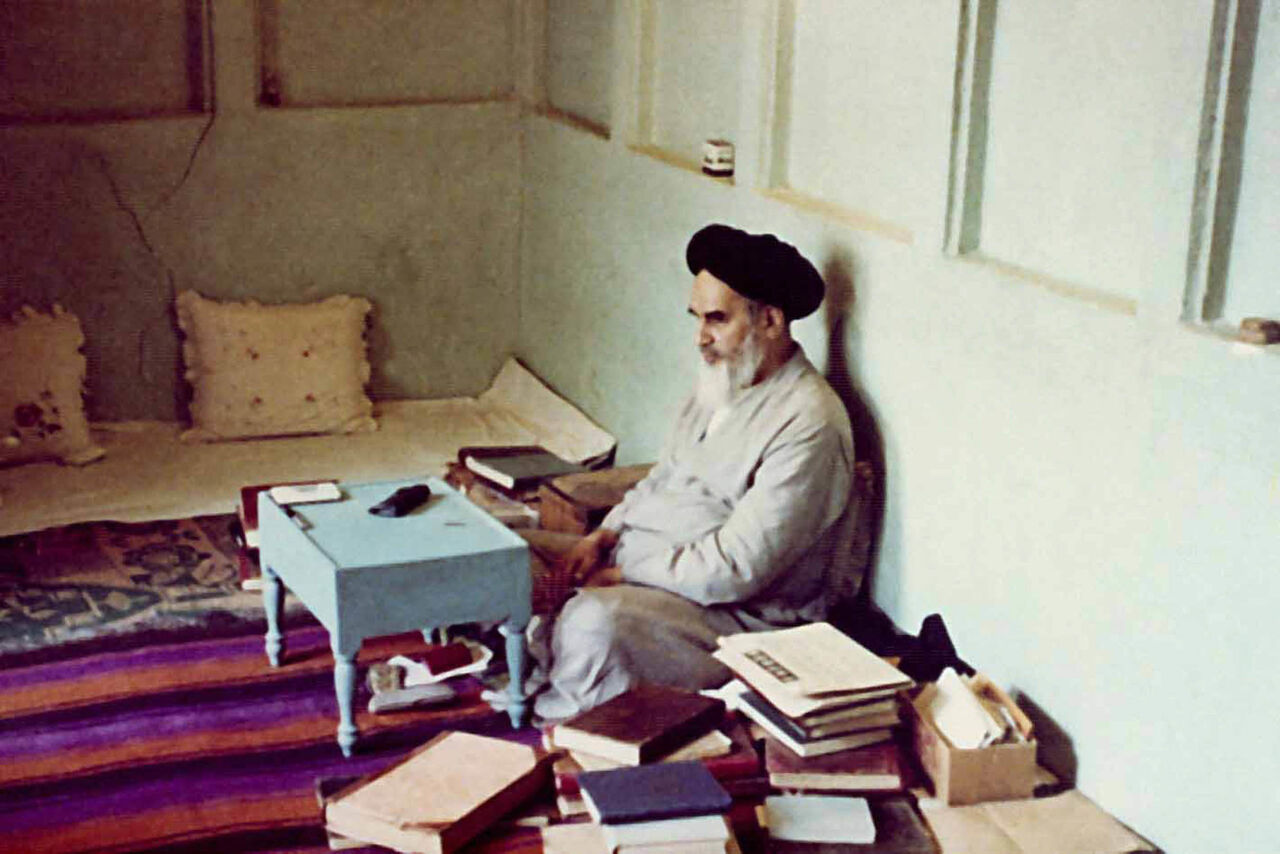 سادهزیستی سرفصل مشترک زندگی امام (ره) از حجرههای درس تا سرای جماران سادهزیستی سرفصل مشترک زندگی امام (ره) از حجرههای درس تا سرای جماران