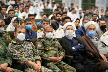 نخستین جشنواره سراسری زوج‌های جوان ارتش در مشهد