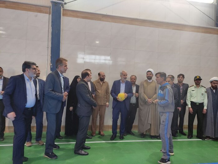 سالن ورزشی روستای علوی ملایر با حضور وزیر آموزش و پرورش افتتاح شد