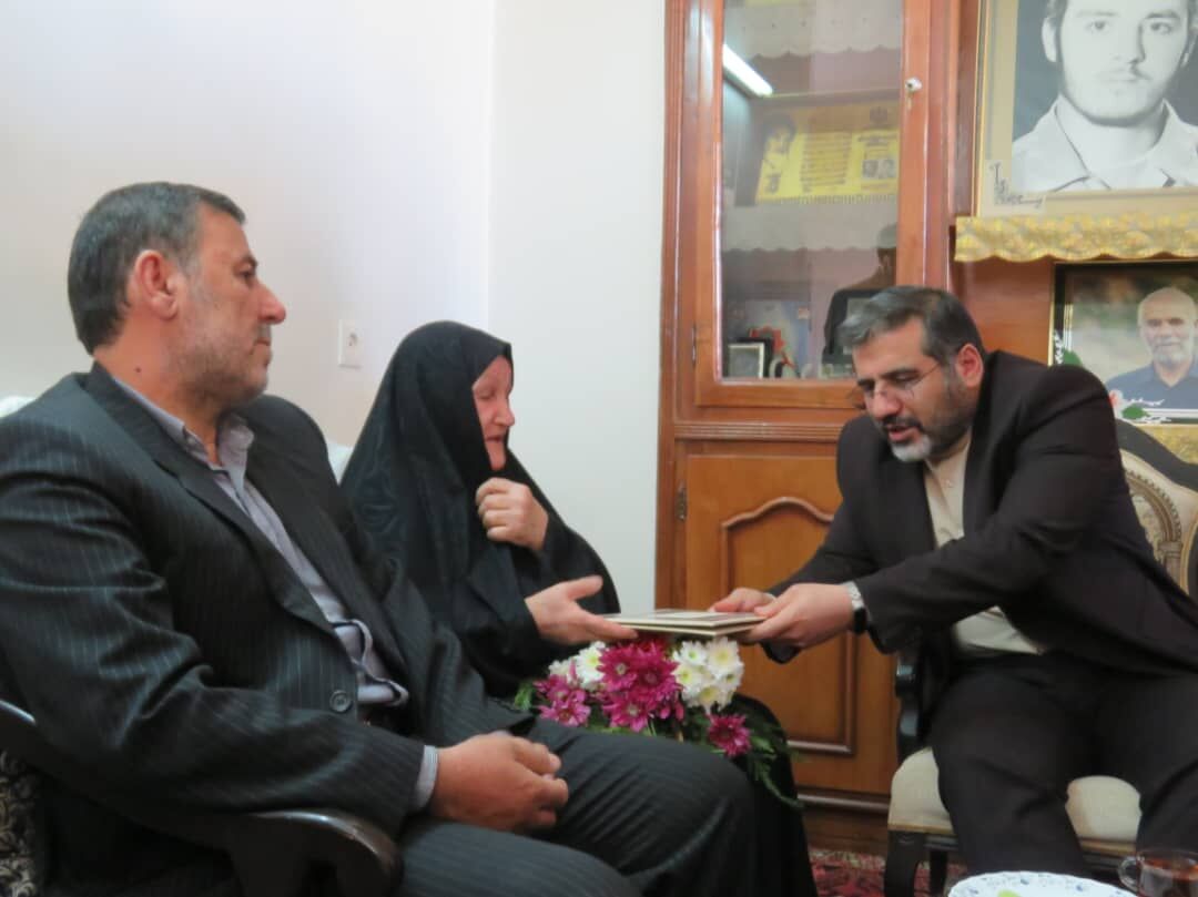 وزیر فرهنگ و ارشاد اسلامی: دیدار با خانواده شهدا افتخار مدیران دولتی است