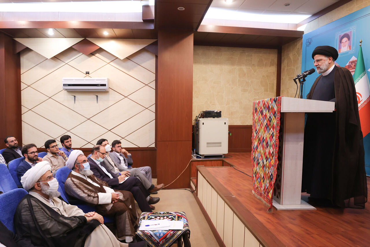 رئیس جمهور: دولت، قومیت های مختلف را یک فرصت برای کشور می داند