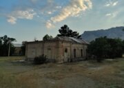 سه بنای تاریخی پادگان ۰۷ خرم آباد تخریب شده است