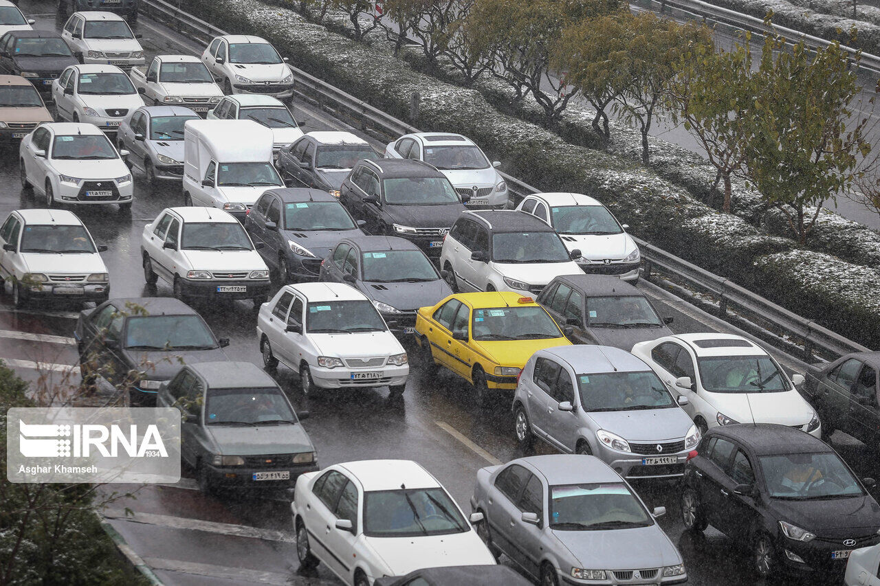ترافیک سنگین در جاده‌های مازندران / محدودیت ترافیکی از جاده کندوان برداشته شد