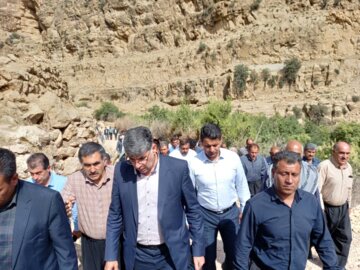 بررسی مسایل و مشکلات روستاهای شهرستان گیلانغرب با حضور مسوولان