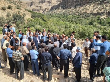 بررسی مسایل و مشکلات روستاهای شهرستان گیلانغرب با حضور مسوولان